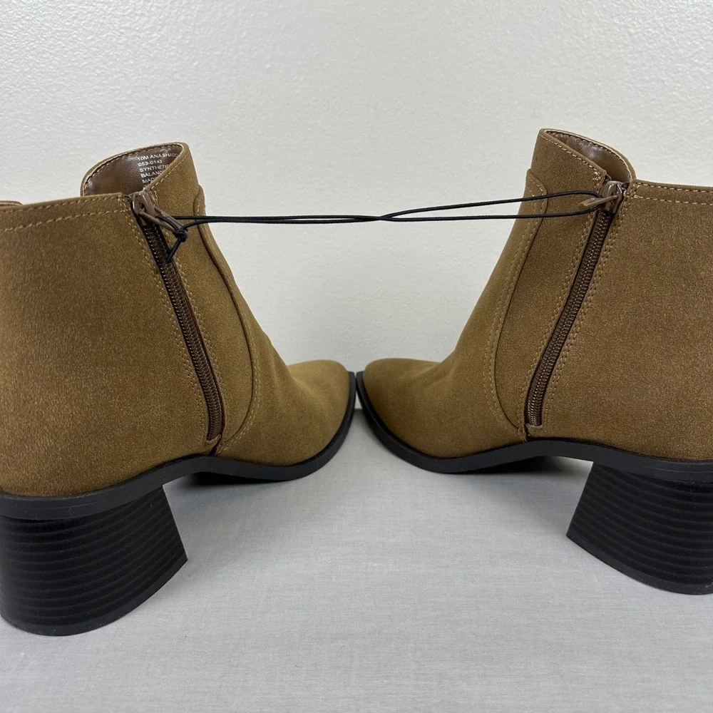 a.n.a Women's 10 Shadow Bootie Tan‎ Faux Suede Buckle Block Heel Ankle Boots NEW